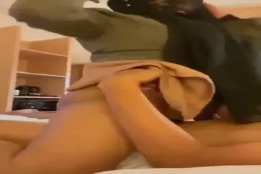 Cewek Berhijab Belajar Goyang Ebot
